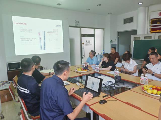 哈市香坊區(qū)住建局 調(diào)研先行，扎實(shí)推進(jìn)老舊電梯更新改造惠民工程